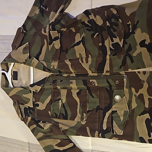 To big - Picture 3 of 5